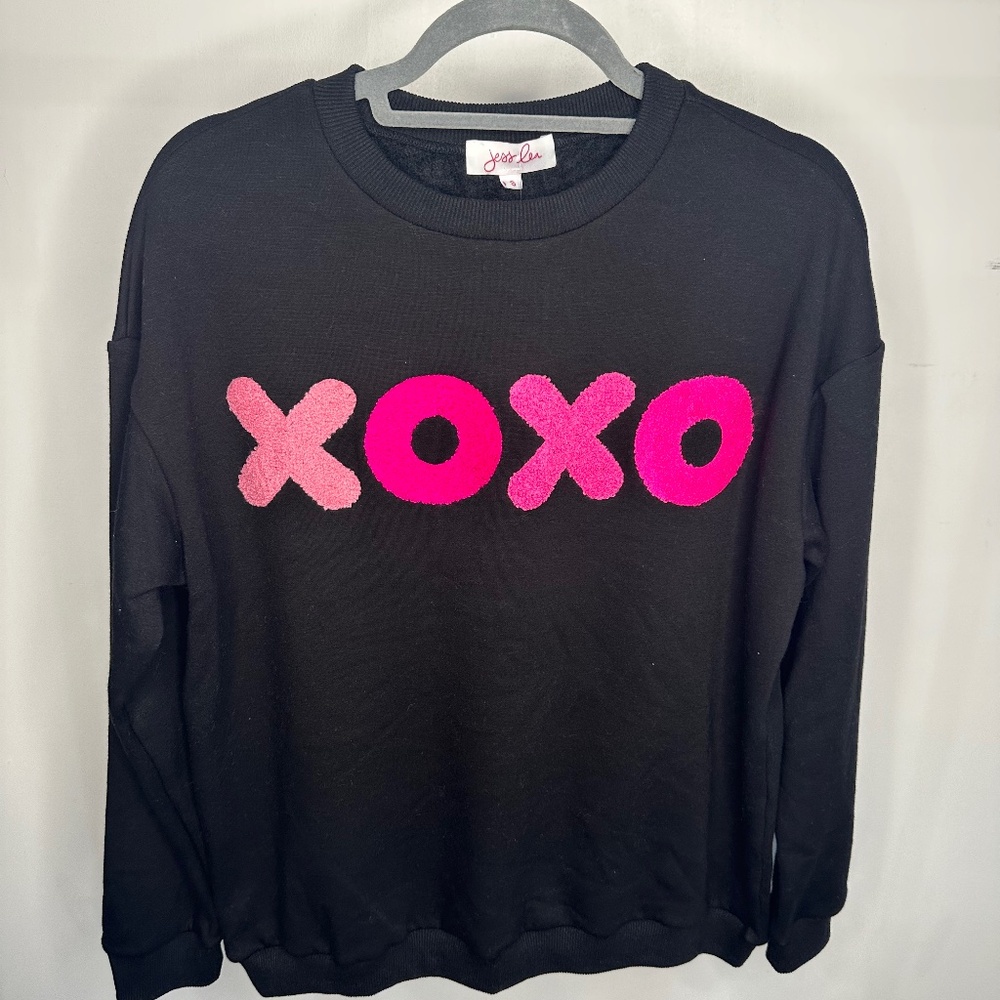 XOXO Patched Crewneck-Fleeced Line